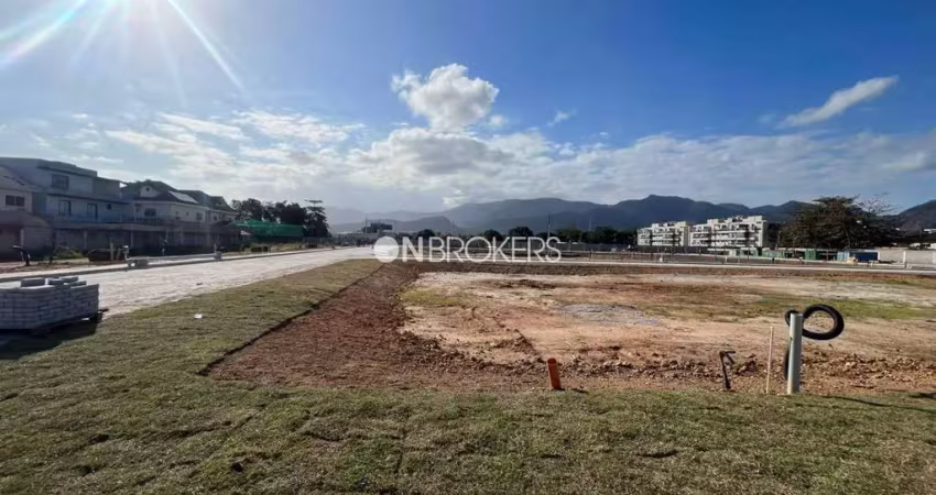 Terreno à venda na Avenida Aldemir Martins, Recreio dos Bandeirantes, Rio de Janeiro