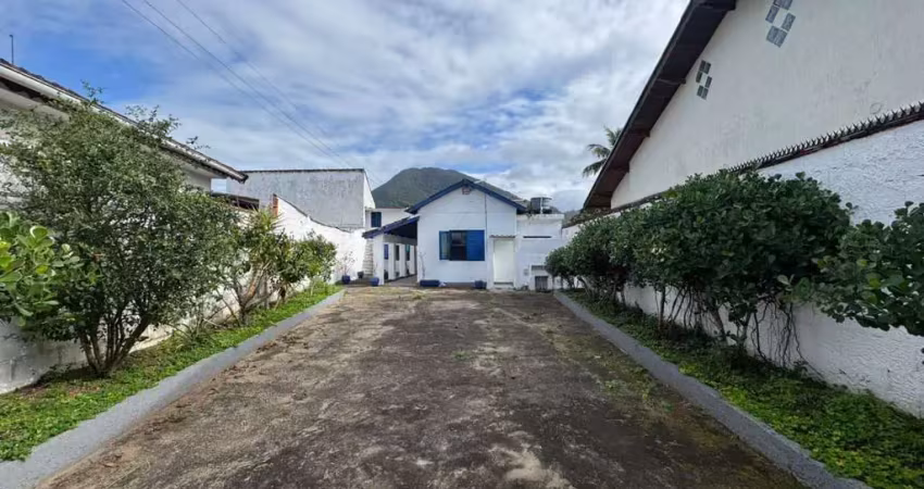 Casa para venda em peruíbe, centro, 3 dormitórios, 1 suíte, 2 banheiros, 1 vaga