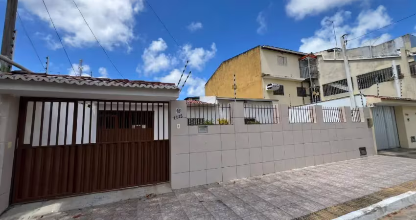Alugo belíssima casa com 03dormitórios em candelária em natal/rn.