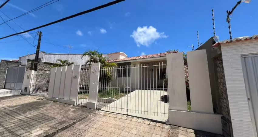 Vendo belíssima casa com 03 dormitórios no bairro de neópolis em natal/rn.