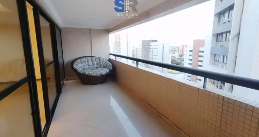 Amplo apartamento de 156m² à venda próximo à praça do parnamirim