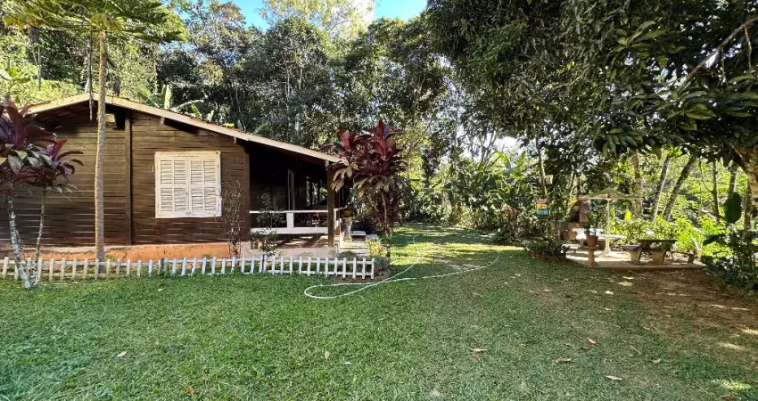Casa toda de madeira em pacoti, 1min do centro, 8km de guaramiranga