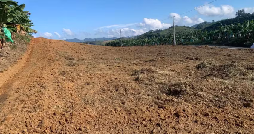 Terreno com 1.000 m² no interior de balneário piçarras por apenas r$ 130 mil! tranquilidade, espaço e natureza em um só lugar!