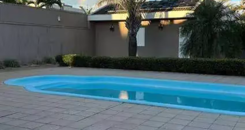 Casa térrea na melhor localização do bairro neva, com 712m² de terreno.