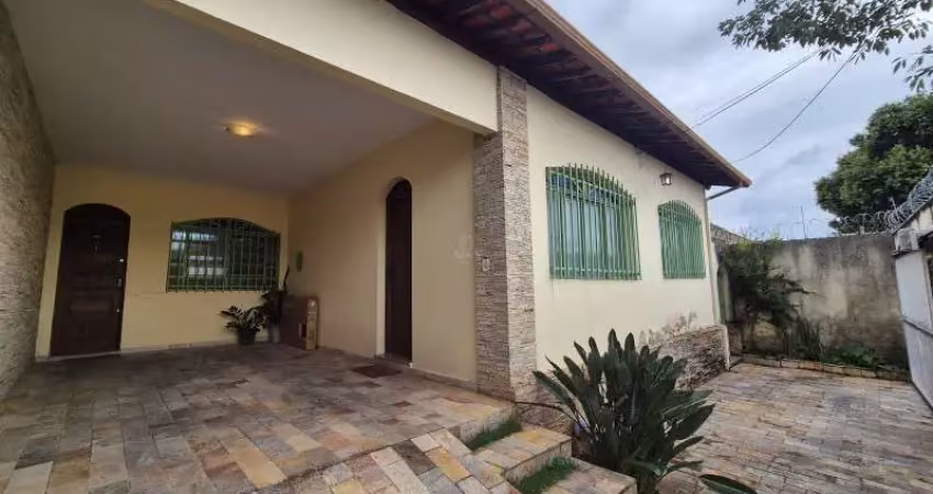 Casa com 3 quartos à venda na Santa Rosa, Belo Horizonte 