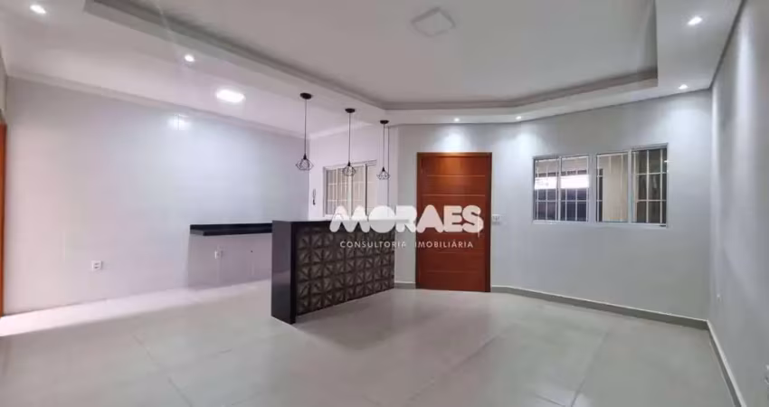 Casa térrea com 3 quartos, 1 suíte, 2 vagas, 144m² - venda por r$ 580.000 ou aluguel por r$ 3.200/mês - vila carolina - bauru/sp