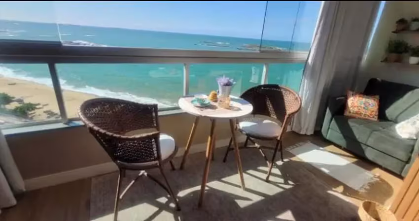 Lindo apartamento de 02 quartos em itapuã com varanda vista deslumbrante para o mar..