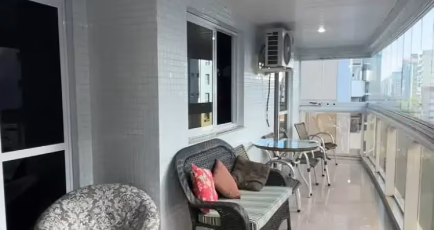 Lindo apartamento de 03 quartos em itapuã com varanda e lazer completo!