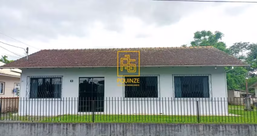 Casa com edícula e amplo terreno no bairro araponguinhas