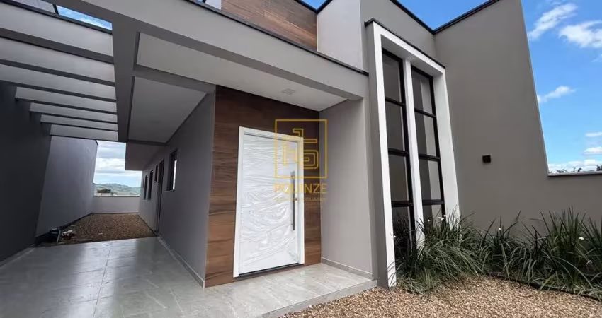Casa bem localizada e com pé direito duplo em indaial