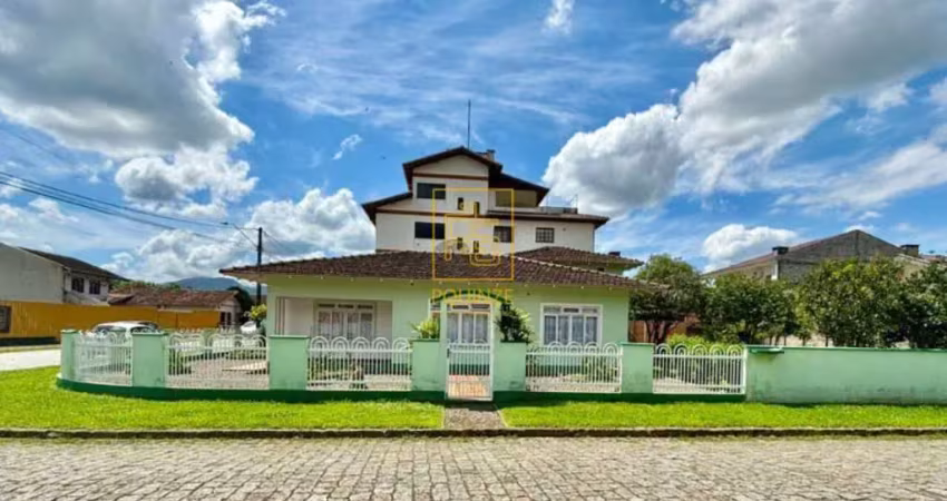Casa com amplo espaço e praticidade no bairro das nações