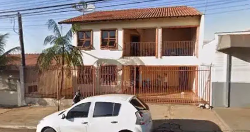 Casa com 6 quartos à venda na Rua Santos, 396, Vila Queiroz, Cambé