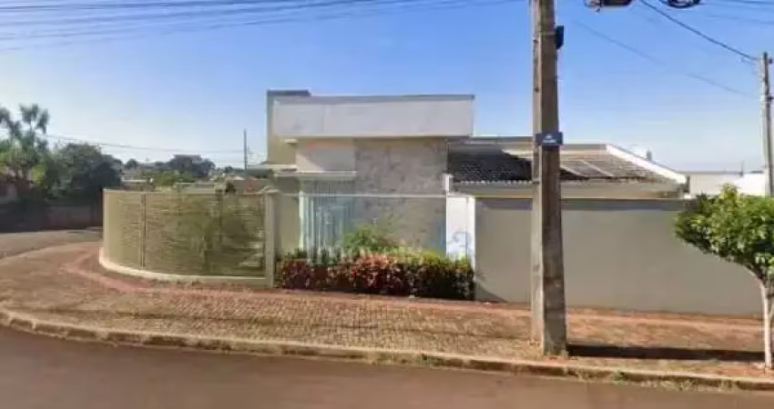 Casa com 3 quartos à venda na Rua Espanha, 1095, Centro, Cambé