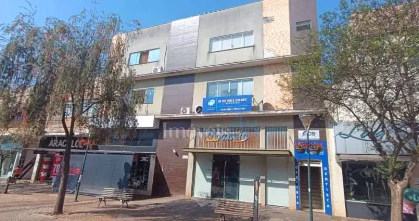 Sala comercial para alugar na Avenida Brasil, 63, Centro, Cambé