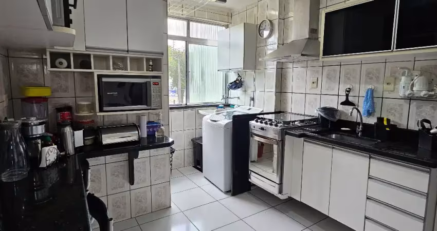 3 dormitórios com 2 banheiros no canal 3! aréa útil de 75m², ótima localização! arejada e iluminado!