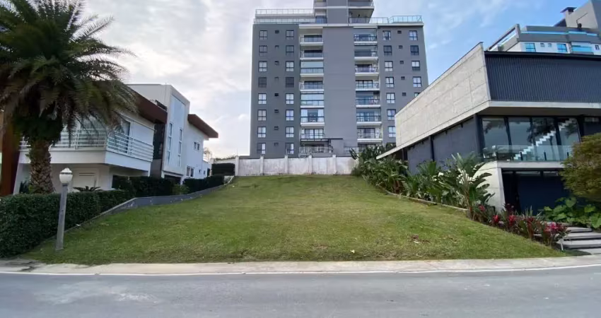 Terreno à venda no condomínio porto rivieira – 500 m² de exclusividade e natureza