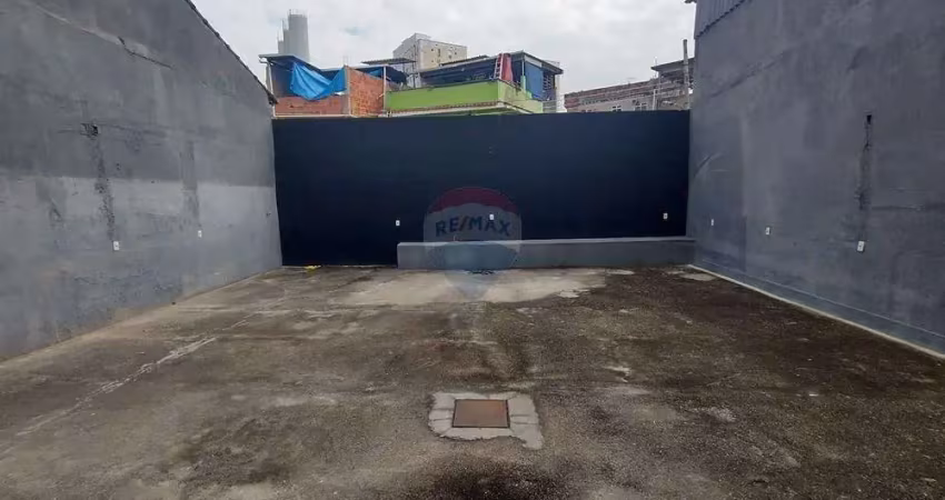 Lojão com 300m² sendo 200m² de área construída para alugar por r$ 2.900,00  em irajá - rj