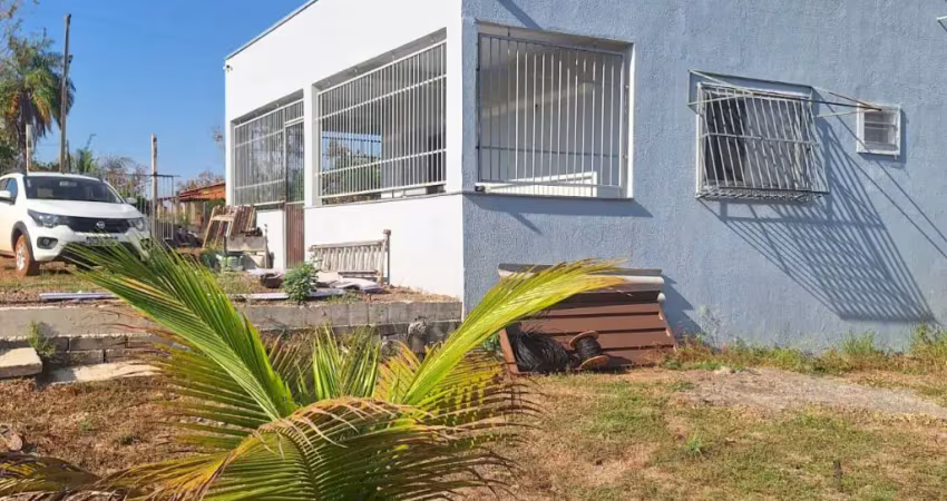 Vendo linda casa 140,00m² com 3 quartos, sendo 1 suíte, espaço para vários carros, r$ 450.000,00.