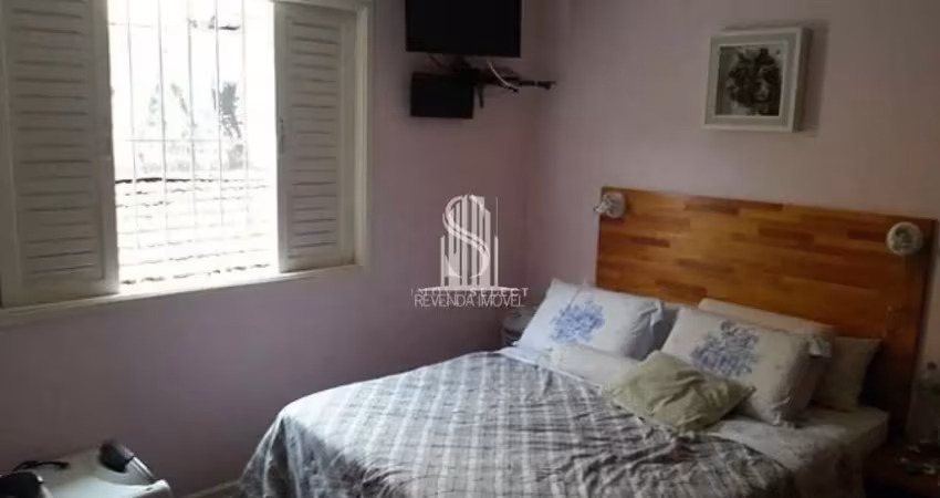 Sobrado de 150m² com três  dormitórios  (uma suíte) , três banheiros e duas vagas á venda campo belo