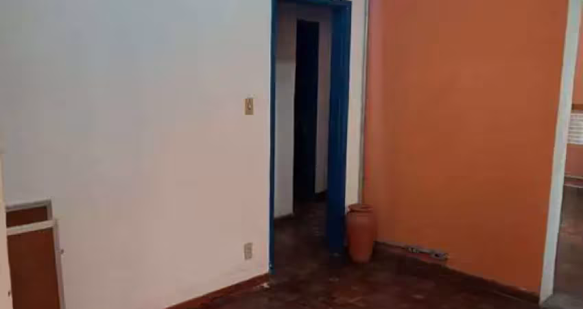 Perdizes, prédio residencial de 246m² com 3 andares.
