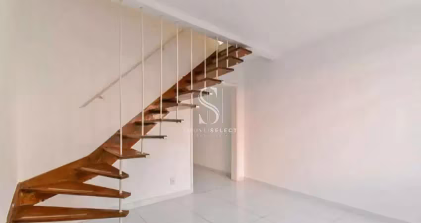 Lapa - sobrado residencial de 140m²  possui 3 dormitórios, 2 banheiros e 2 vagas.
