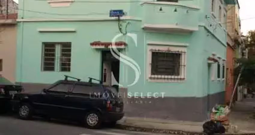 Casa assobradada , de 160m2 com 7 suites e 7 banheiros , 2 copas e sem vaga , á venda no bairro lapa