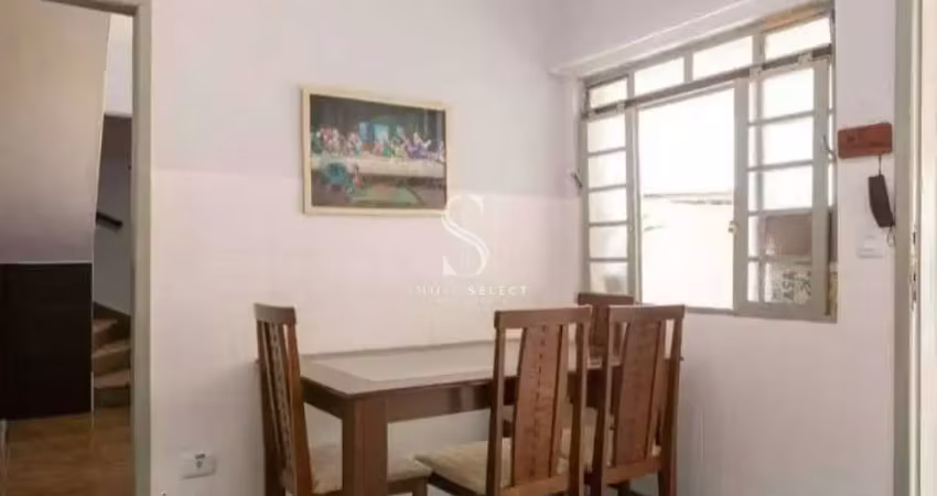 Sobrado  de 170m², possui 2 dormitórios, 1 sala e 2 banheiros, à venda na região da vila leopoldina.