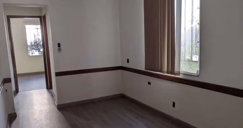 Aluga-se. sobrado amplo com 202m² de terreno e 197 m² construídos centro de santo andré