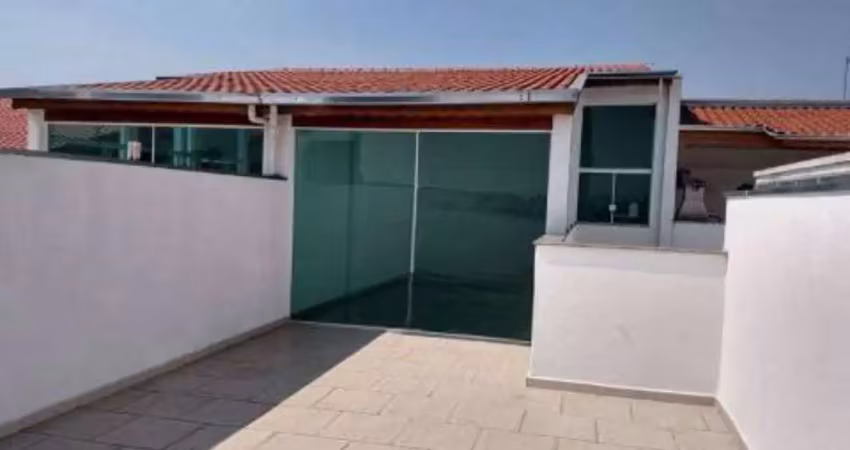 Cobertura com 3 dormitórios sendo 1 suíte, com 2 vagas de garagem e elevador