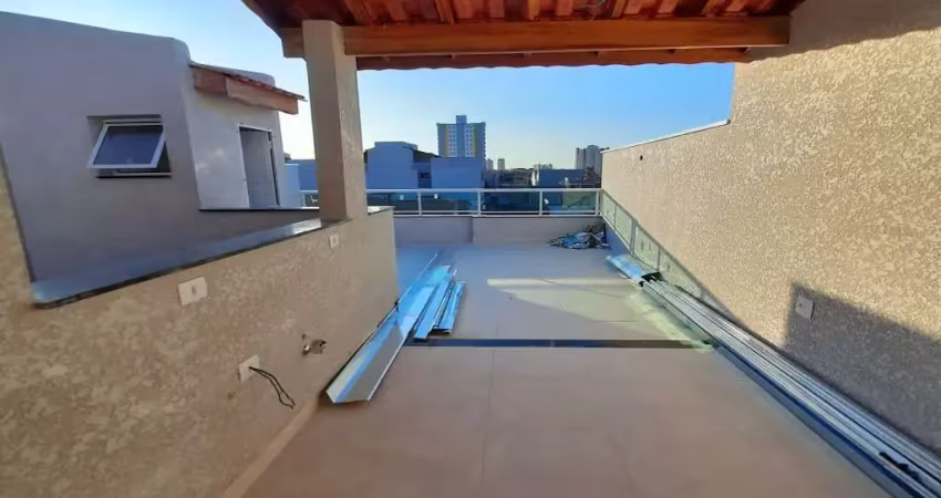 Cobertura com 2 dormitórios sendo 1 suíte. possui elevador, com 1 vaga de garagem.