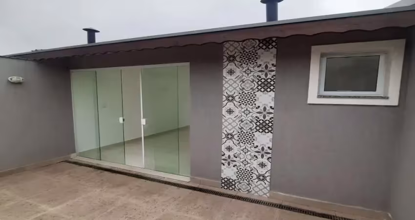 Cobertura com 2 suítes, churrasqueira, 2 vagas e elevador.