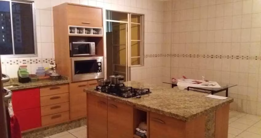 Apartamento à venda no centro de santo andré-sp: 3 quartos, 1 suíte, 1 banheiro, 256 m² de área. venha conferir!