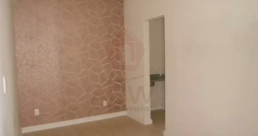Sala comercial com 50m², recepção, wc social, mais 3 salas e wc privativo e 2 vagas cobertas