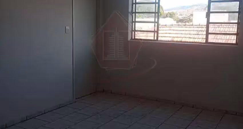 Apartamento com 3 quartos amplos, 2 salas, cozinha wc e área de serviço na vila arens