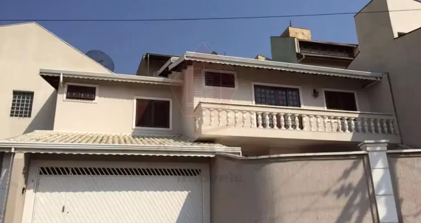 Sobrado na vl galvão com 3 (1 suite c/ ar), sala c/ ar, 2 vagas cobertas e 2 quintais