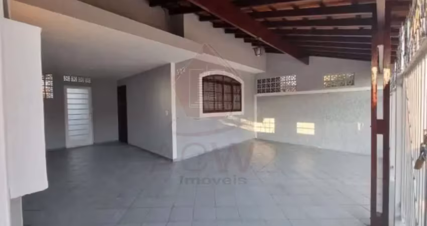 Sobrado de 175m²ac com 3 quartos (1 suite com banheira), 2 vagas cobertas próximo ao maxi shopping