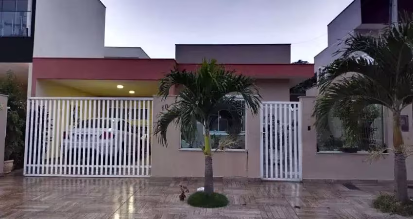 Casa alto padrão em condomínio de luxo em campo grande.