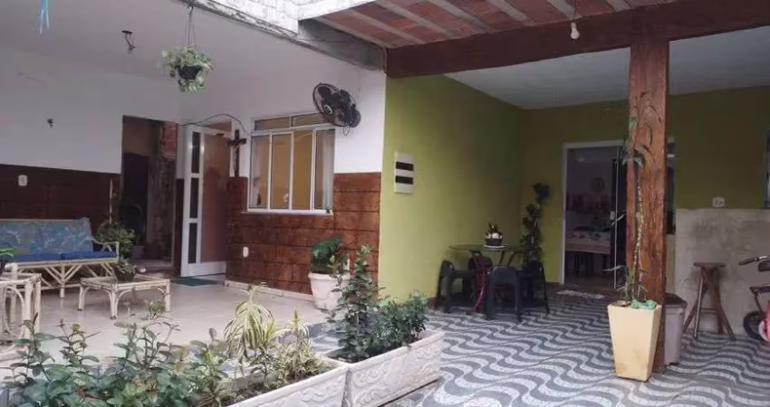 Excelente casa duplex com 4 quartos, próximo ao centro esportivo miécimo da siilva , cg - rj