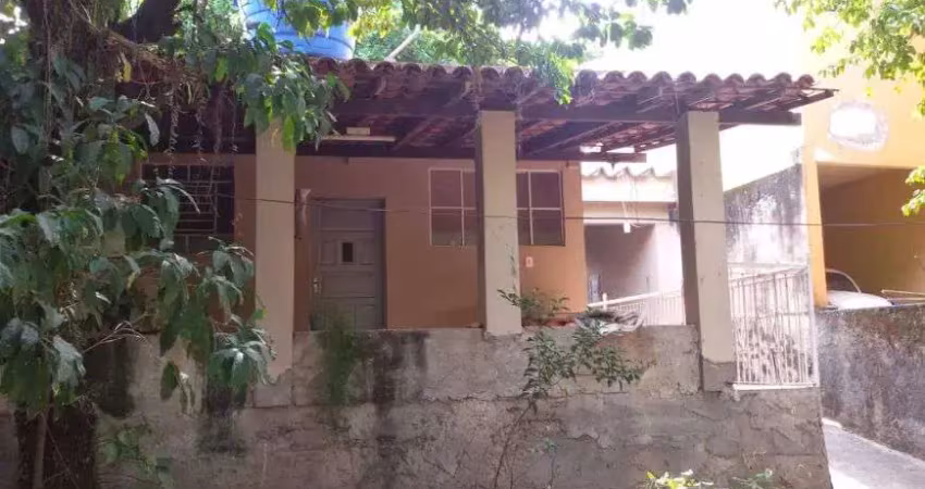 Modesta casa centro de cpo grande,num terreno 10x50