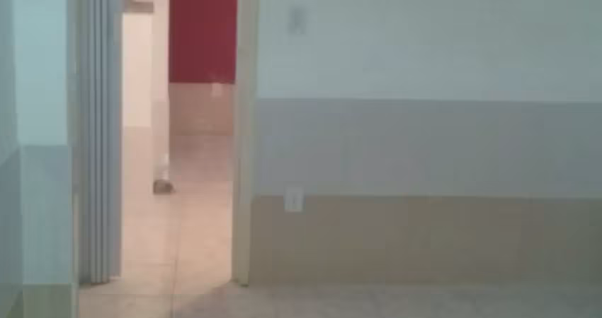 Casa com 1 quarto proximo a estrada do campinho, em campo grande - rj.