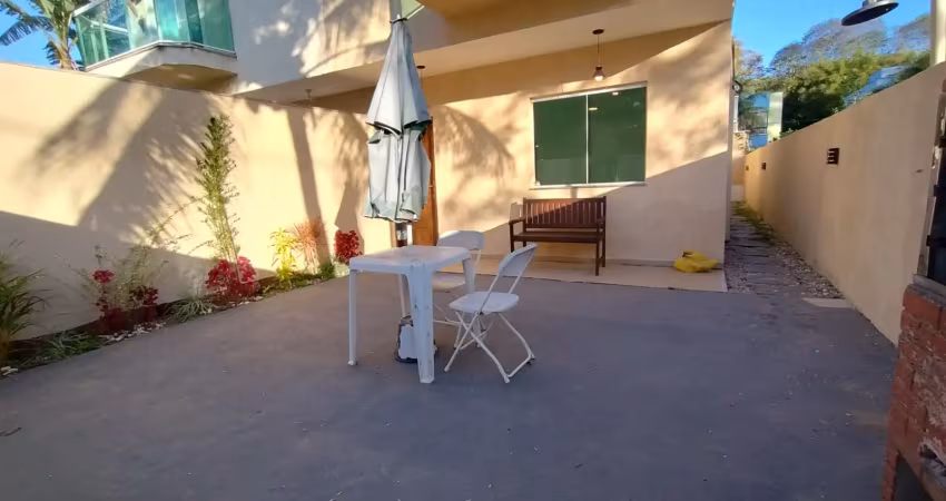 Linda casa duplex c/03 suítes condomínio fechado em campo grande.