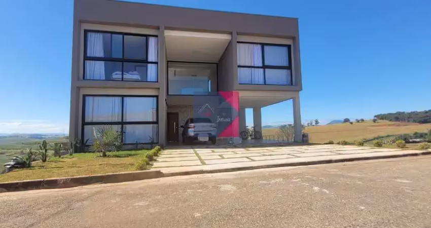 Uma casa de alto padrão localizada no condomínio gran royalle