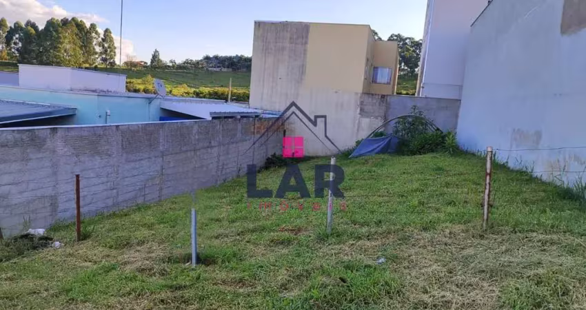 Vende-se terreno localizado no parque real, com excelente topografia.