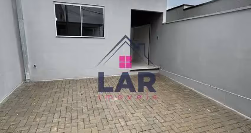 Vende-se casa com excelente localização e acabamento em pouso alegre