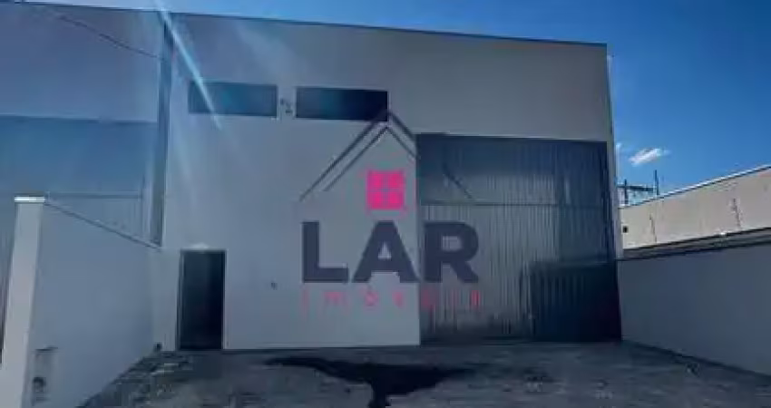 Aluga-se galpão comercial com excelente localização e acabamento em pouso alegre