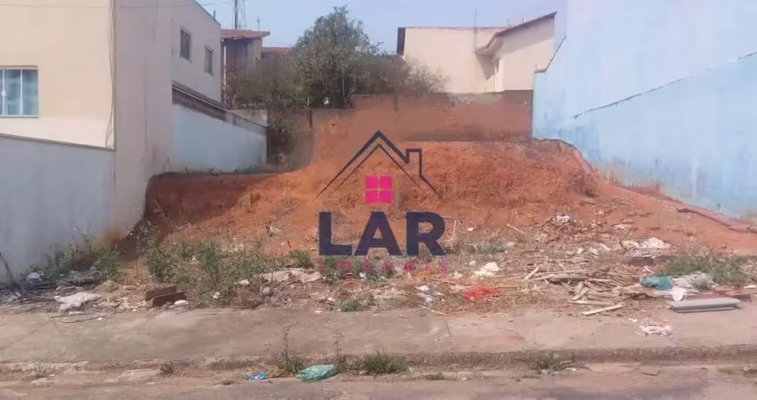 Terreno com excelente localização e topografia em pouso alegre, com 240 m