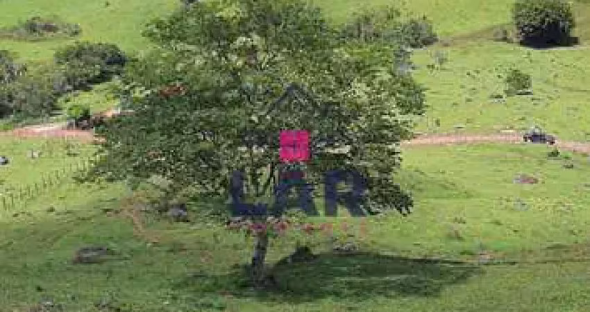 Apresentamos um excelente terreno rural com 32.000 m  com excelente localização