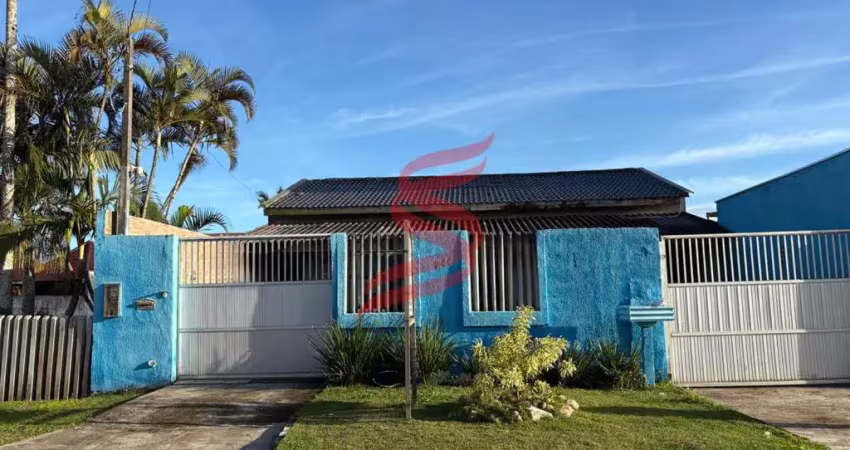 Casa à venda com terreno de 540 m² mais 2 casas em construção– ótima oportunidade para investimento!