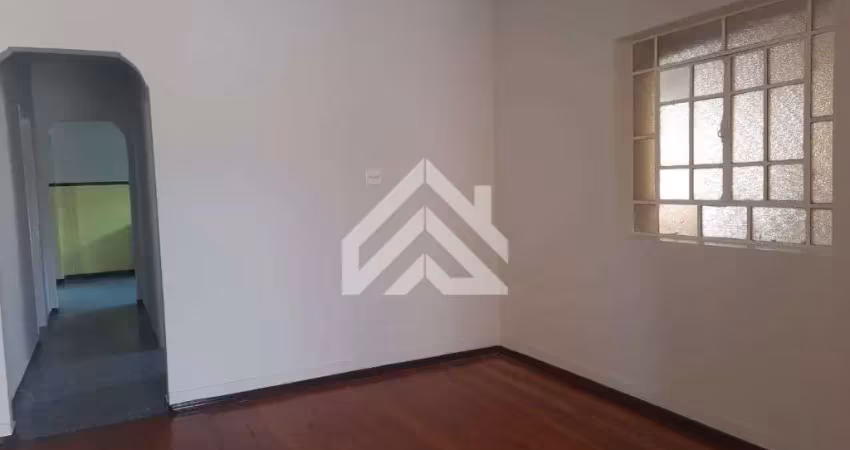 Linda casa para alugar no centro de rio claro | 3 dormitorios, 2 garagens