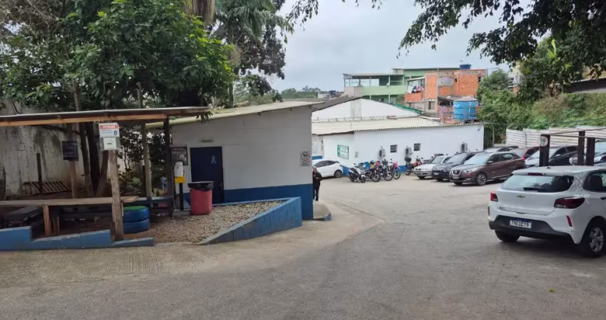 Galpão com excelente estrutura, diversas salas  a maioria com banheiro